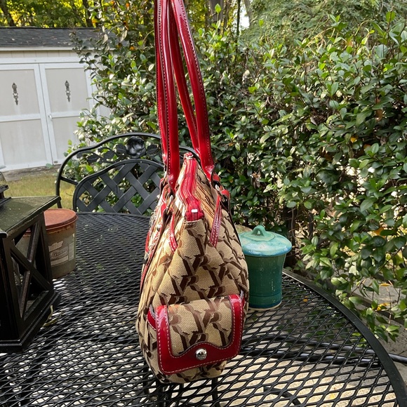 Gorgeous Red & Tan Silver Hardware & Zippers Double Handle Victoria Roberts Bag! - Picture 5 of 16